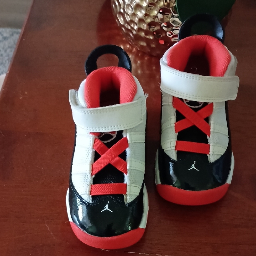 Nike Jordan 6 Rings style. For Toddlers Size 6c Like New
